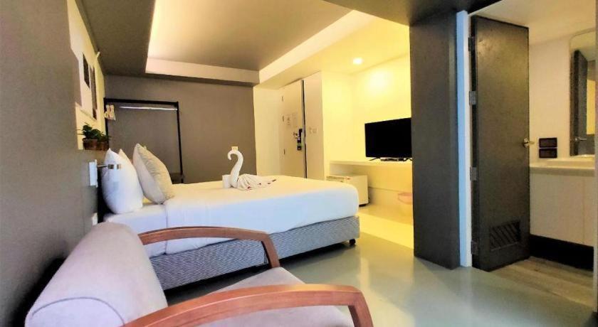 Silom Studios Bangkok Luaran gambar