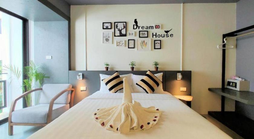 Silom Studios Bangkok Luaran gambar